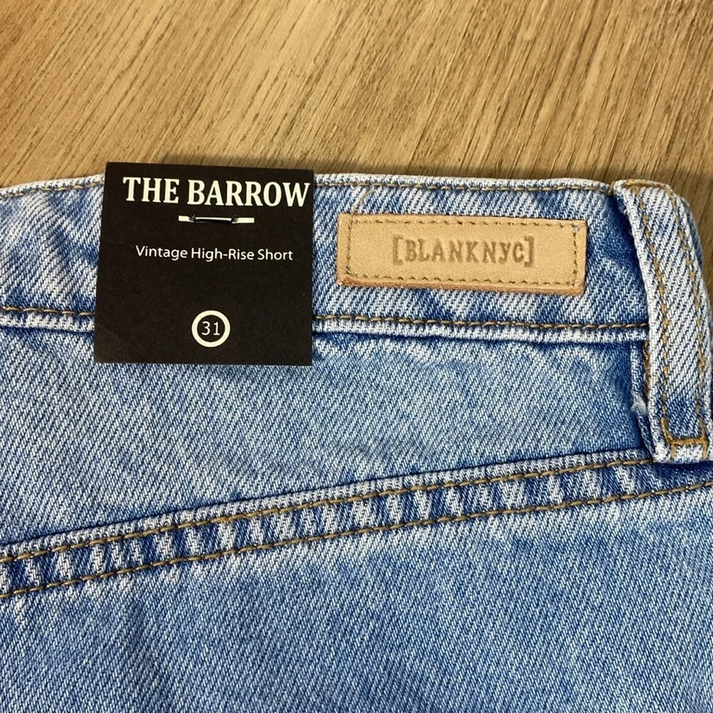 Blank NYC The Barrow Vintage High Rise Light Blue Denim Shorts raw hem size 31